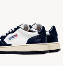 Load image into Gallery viewer, Sneakers Medalist White And Blue Leather