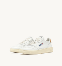 Load image into Gallery viewer, Sneakers Medalist White And Honey