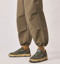 Load image into Gallery viewer, Sneakers Wildpace Low In Military