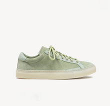 Load image into Gallery viewer, Veneto Low Meadow Green Suede M