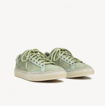 Load image into Gallery viewer, Veneto Low Meadow Green Suede M