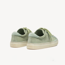 Load image into Gallery viewer, Veneto Low Meadow Green Suede M