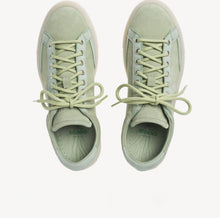 Load image into Gallery viewer, Veneto Low Meadow Green Suede M