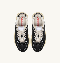 Load image into Gallery viewer, Hyperway Sneakers In Black