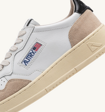Load image into Gallery viewer, Sneakers Medalist Low In White And Black