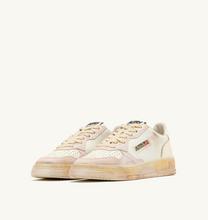 Load image into Gallery viewer, Sneakers Medalist Super Vintage In Vanilla White And Mauve Leather