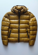 Load image into Gallery viewer, Yellow Quilted Jacket In 7 Den