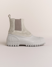 Load image into Gallery viewer, Balbi Light Grey Suede Shearling