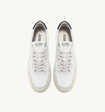 Load image into Gallery viewer, Sneakers Medalist White And Blue
