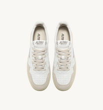 Load image into Gallery viewer, Sneakers Medalist White
