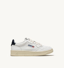 Load image into Gallery viewer, Sneakers Medalist White And Blue
