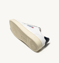 Load image into Gallery viewer, Sneakers Medalist White And Blue
