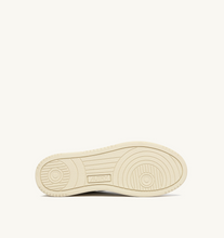 Load image into Gallery viewer, Sneakers Medalist White And Brown
