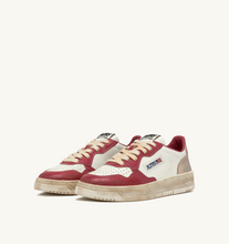 Load image into Gallery viewer, Sneakers Medalist Super Vintage in  White Rose And Copper
