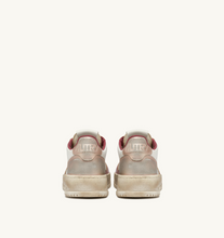 Load image into Gallery viewer, Sneakers Medalist Super Vintage in  White Rose And Copper
