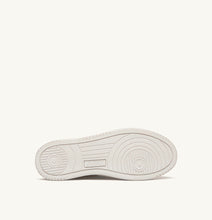 Load image into Gallery viewer, Sneakers Medalist in Super Soft White Nappa
