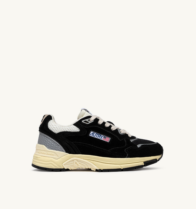 Hyperway Sneakers In Black