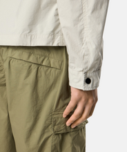 Load image into Gallery viewer, Cargo Shorts Tela 'Paracadute' Military Green
