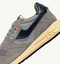 Load image into Gallery viewer, Reelwind Sneakers In Plumbeo And Blue Space Nylon And Suede
