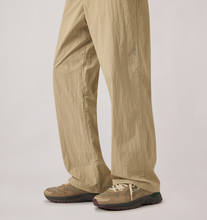 Load image into Gallery viewer, Hyperway Sneakers In Biscuit And Afterglow Suede And Mesh
